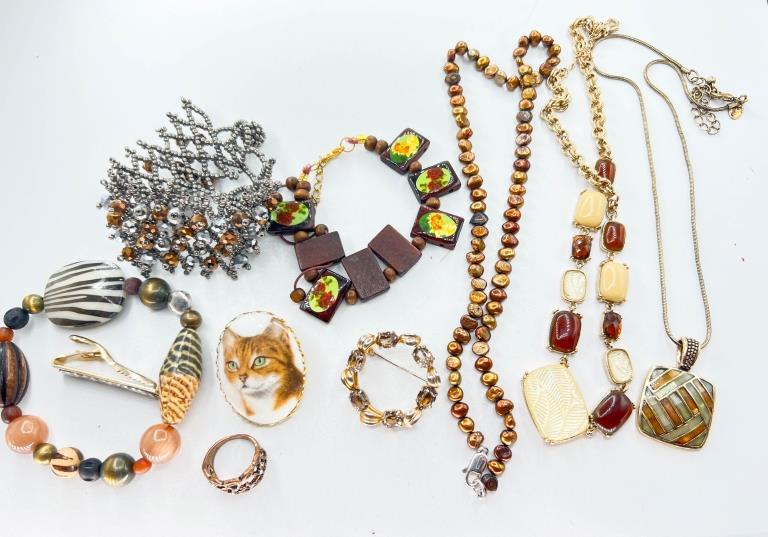 PRETTY BROWNS COLORS LOT,HUGE NICE VARIETY OF ITEM (1 of 2)