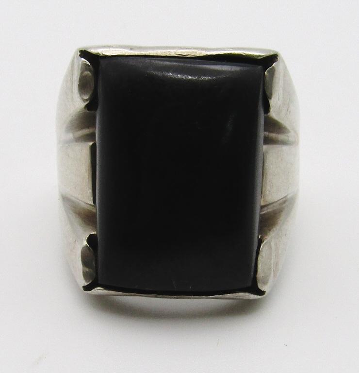 CHUNKY STERLING MEN'S RING WITH BLACK (1 of 6)