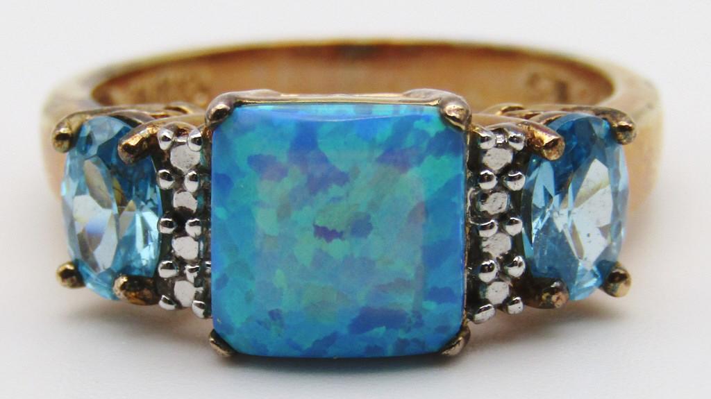 STERLING GOLD TONED BLUE OPAL RING: SIZE 8-TOTAL 2.6 DWT