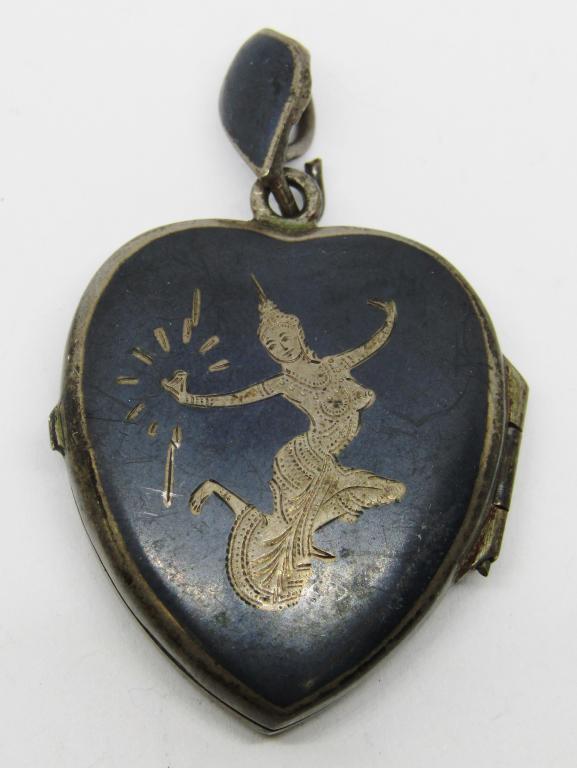 SIAM STERLING HEART LOCKET WITH BLACK: ONYX BACKGROUND-TOTAL 7.3 DWT