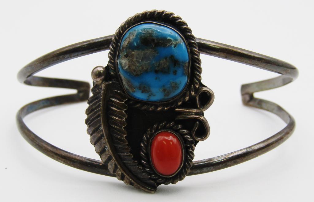 NAVAJO STERLING SPLIT SHANK CUFF WITH TURQUOISE (1 of 3)