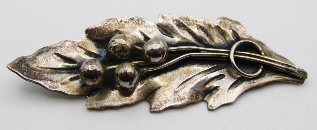 TM-29 MEXICO STERLING LEAF BROOCH (1 of 4)