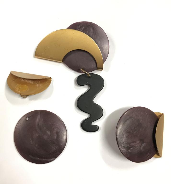 LARGE BROOCH W. MATCHING EARRINGS (1 of 2)