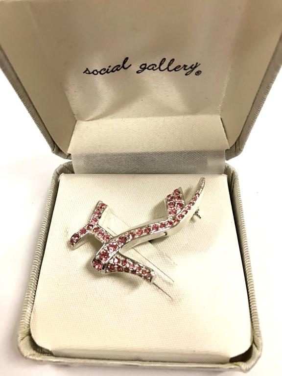 SOCIAL GALLERY PINK HIGH HEEL SANDAL BROOCH: BID NOW!