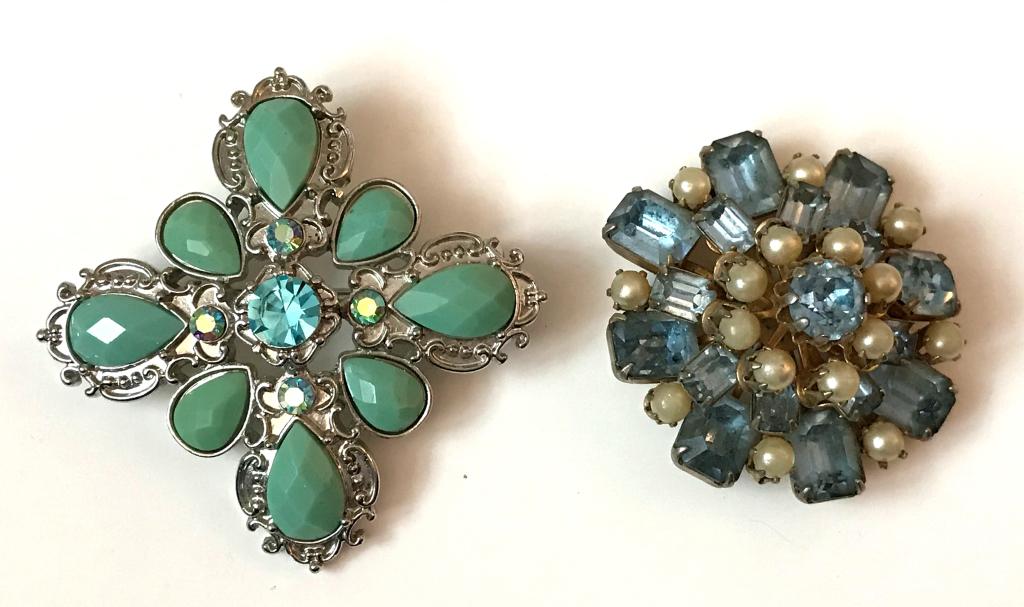 2 BROOCHES (1-CORO) W/ AQUA & TEAL COLORED: BID NOW!