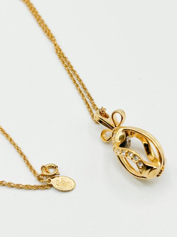 JOAN RIVER NECKLACE WITH BAUBLE: JOAN RIVER NECKLACE WITH BAUBLE