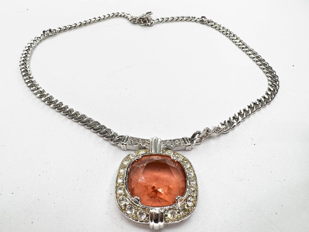 SIGNED MONET NECKLACE: SIGNED MONET NECKLACE
