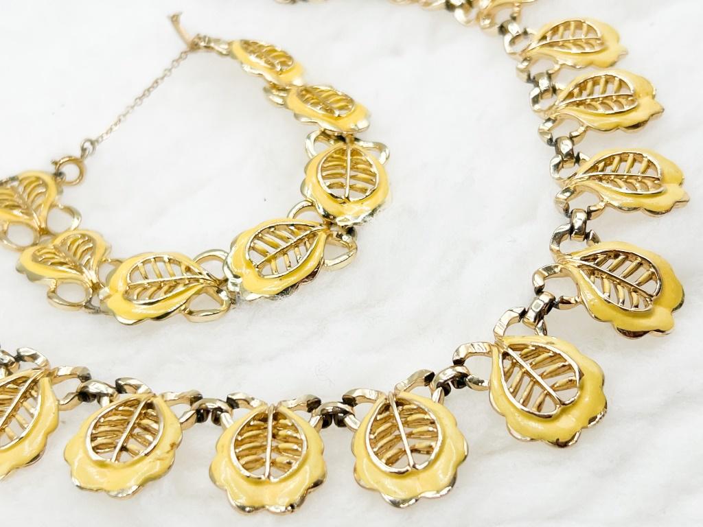 CORO SIGNED NECKLACE SET (1 of 1)