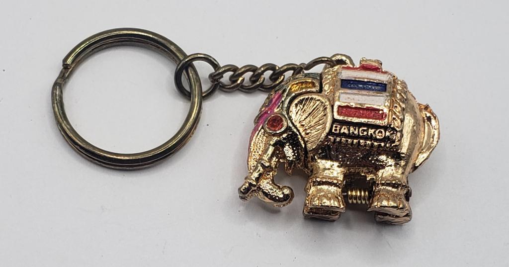 VINTAGE ELEPHANT KEYCHAIN: VINTAGE ELEPHANT KEYCHAIN