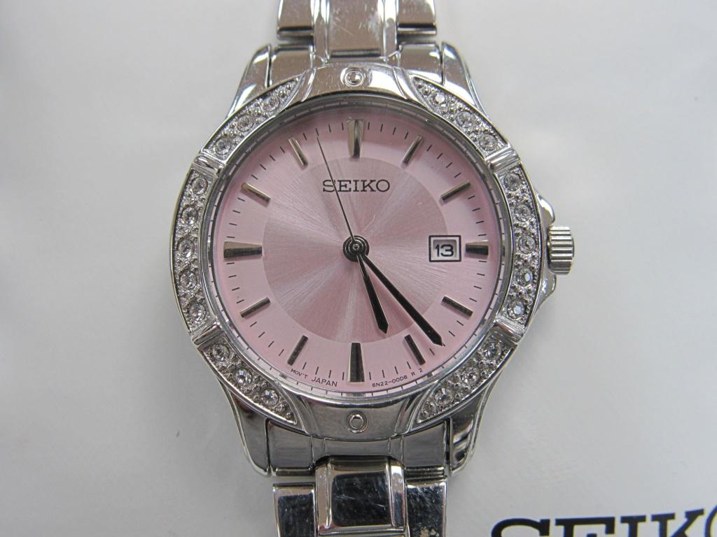 SEIKO WOMAN'S PINK DIAL CALENDAR WRISTWATCH: SEIKO WOMAN'S PINK DIAL CALENDAR WRISTWATCH