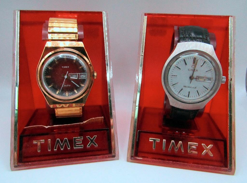 (2) MENS TIMEX WRIST WATCHES NEW IN BOX: (2) MENS TIMEX WRIST WATCHES NEW IN BOX