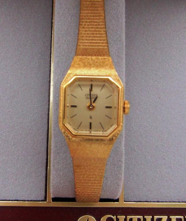 LADIES CITIZEN GOLD TONED WRIST WATCH: LADIES CITIZEN GOLD TONED WRIST WATCH