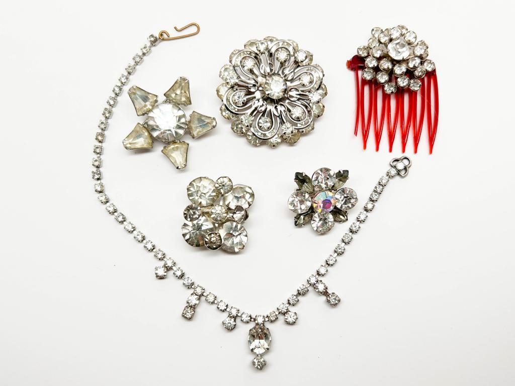 VINTAGE RHINESTONE COLLECTION (1 of 3)