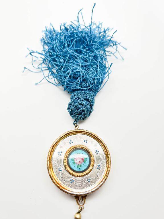 MAYFAIR LONDON LUXURIOUS MAKE UP COMPACT (1 of 7)