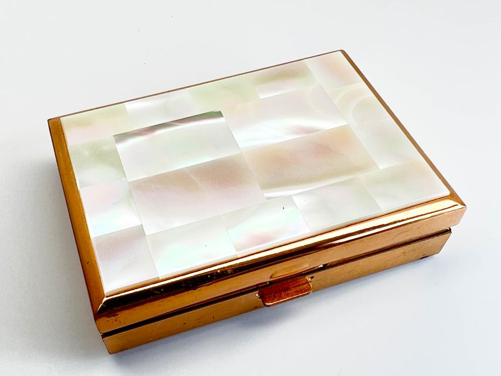 UNIQUE MUSIC BOX COMPACT (1 of 3)