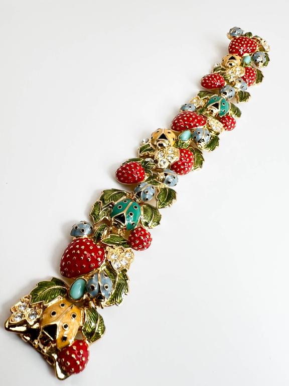 KJL STRAWBERRY FIELDS BRACELET: KJL STRAWBERRY FIELDS BRACELET,400 MADE,SIGNED,BY KENNETH JAY LANE,RARE !!!