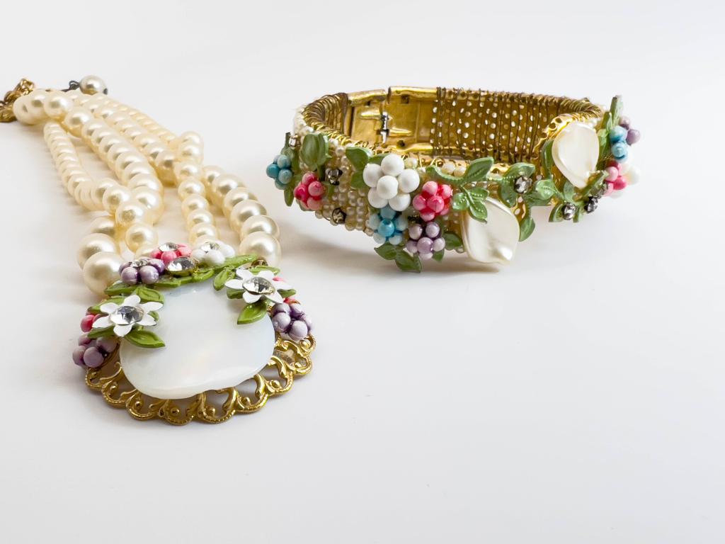 VINTAGE BEADED FLORALS SET (1 of 4)