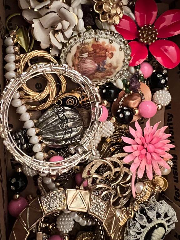 TREASURE BOX LOT , SMALLER (1 of 6)