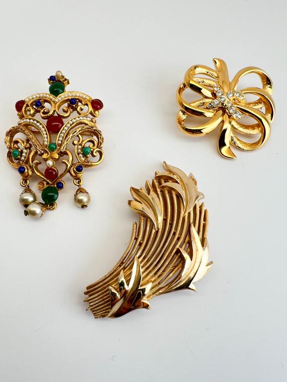 BROOCH TRIO , GOLD TONES (1 of 3)