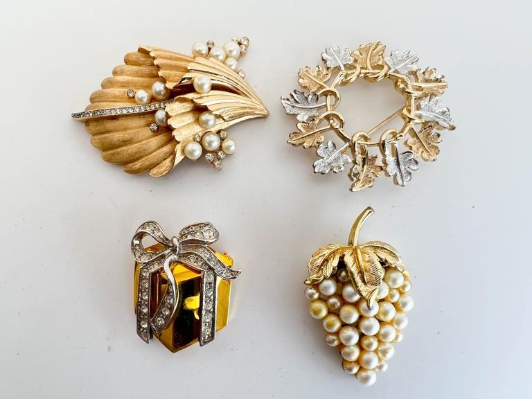 TRIFARI CROWN + MORE FANCY: TRIFARI CROWN + MORE FANCY