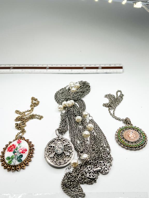 CAMEO NECKLACE TRIO WITH CHAINS (1 of 2)