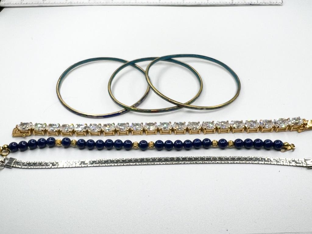 6 PRETTY BRACELETS, VARIETY STYLES (1 of 1)