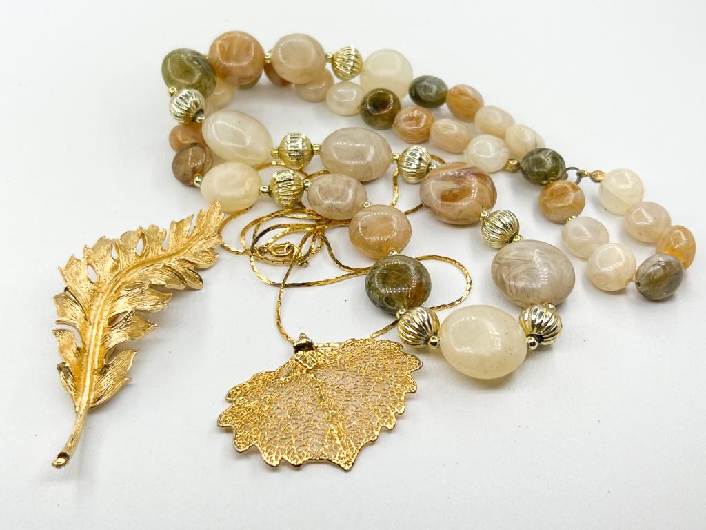 SIGNED CORO 1961, 2 NECKLACES: SIGNED CORO 1961 LONG LEAF BROOCH, 2 NECKLACES , ONE LEAF, PRETTY TOGETHER !