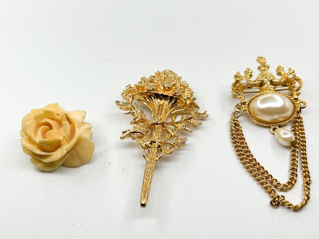 BROOCH TRIO, SO PRETTY (1 of 2)