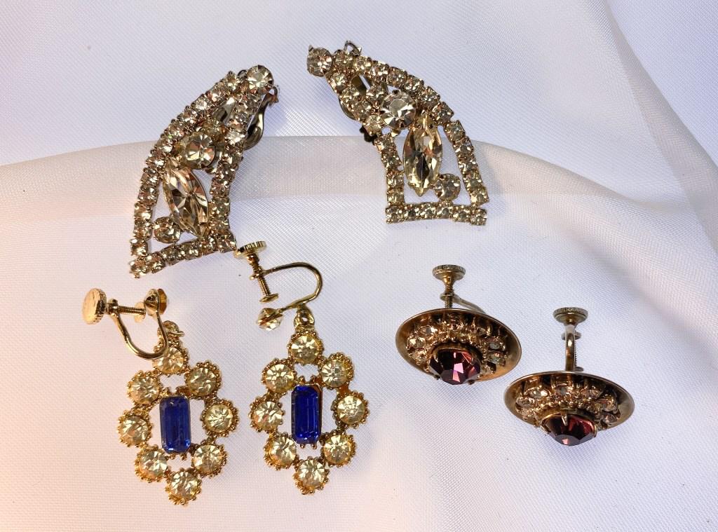 3 pr Fancy rhinestone earrings (1 of 2)