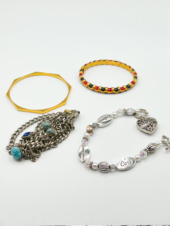 BRACELET ASSORTMENT: BRACELET ASSORTMENT