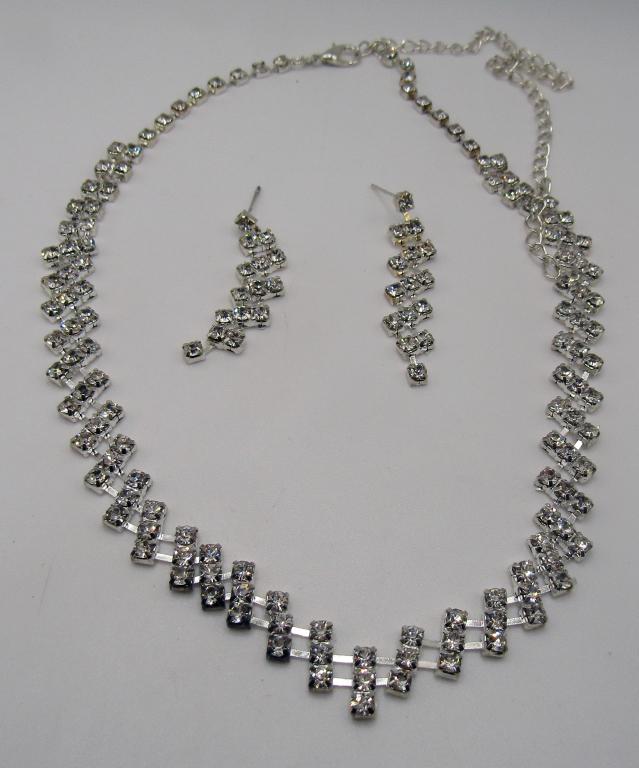 SET! Silver Toned Rhinestone Necklace (1 of 3)