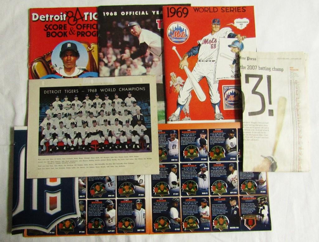 MLB Yearbook / Collector Pins (1 of 7)