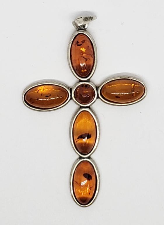 VINTAGE STERLING BALTIC AMBER CROSS PENDANT (1 of 3)