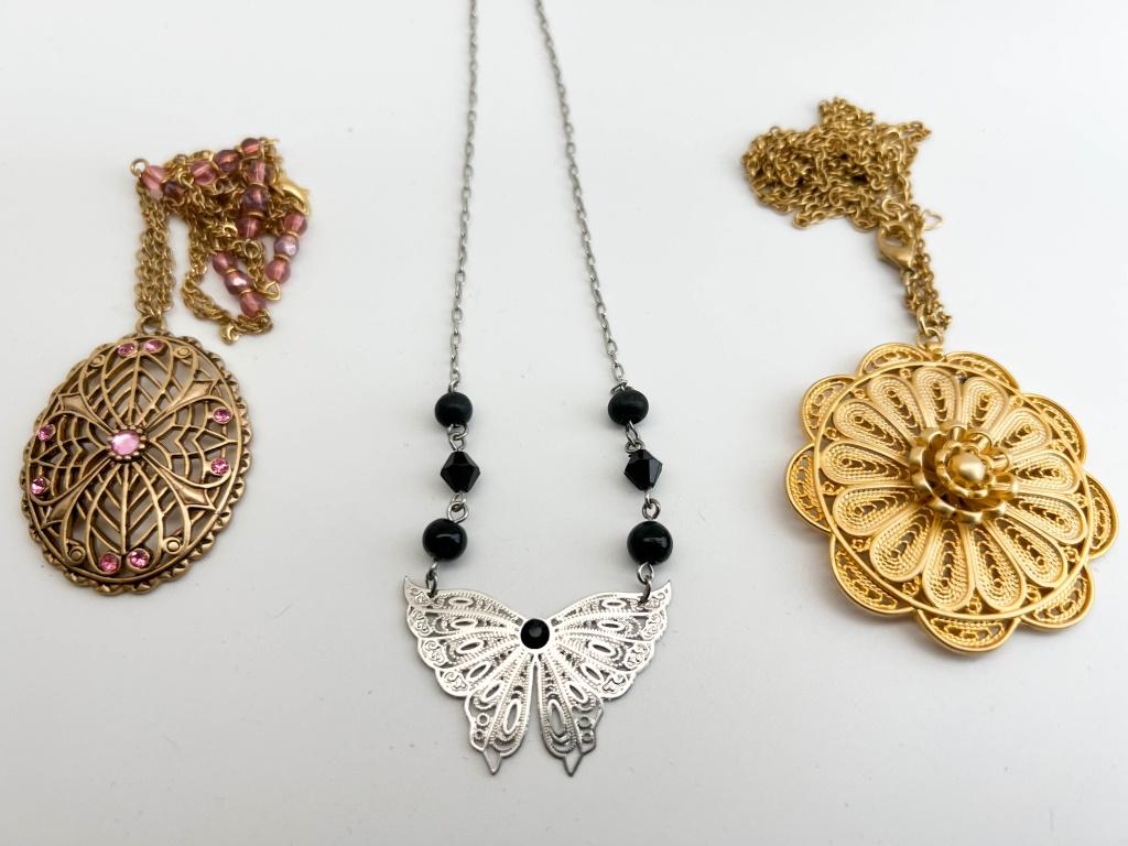 FILIGREE NECKLACE TRIO: FILIGREE NECKLACE TRIO
