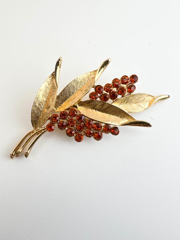 CORO  SIGNED BROOCH (1 of 3)
