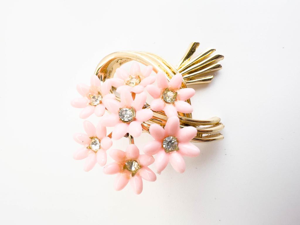 CORO  SIGNED BROOCH (1 of 2)