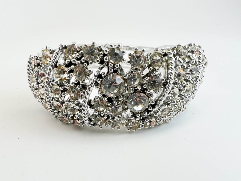 STUNNING RHINESTONE BRACELET (1 of 2)