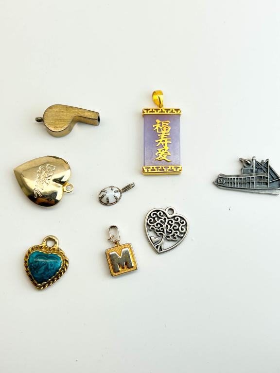VINTAGE PENDANT LOT, M MONET: INTAGE PENDANT LOT, M MONET