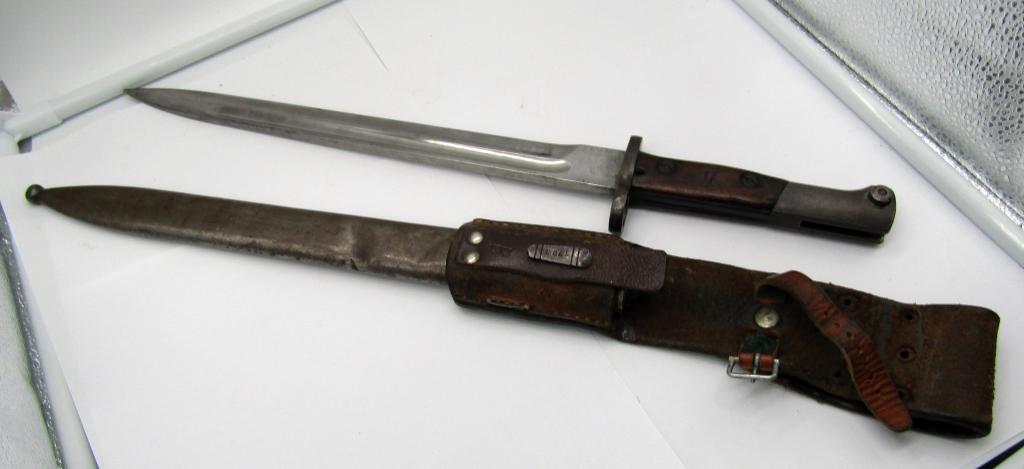 Vintage German Mauser Bayonet w/ Scabbard (1 of 4)