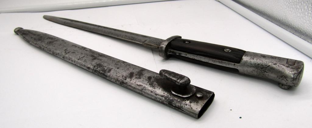 WWII Era German Bayonet, no markings w/ scabbard (1 of 3)