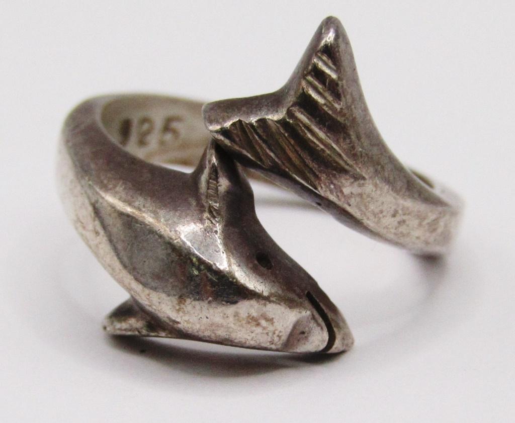 SIZE 5 MEXICO STERLING DOLPHIN WRAP RING (1 of 5)