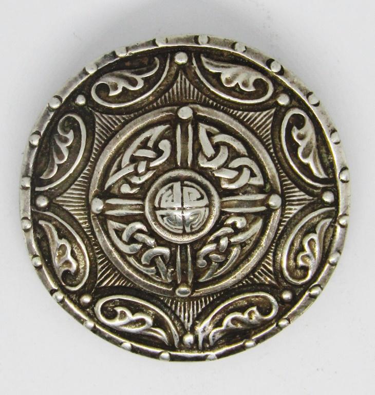 VITAGE "RA" MARKED CIRCULAR STERLING BROOCH: TOTAL 12 DWT