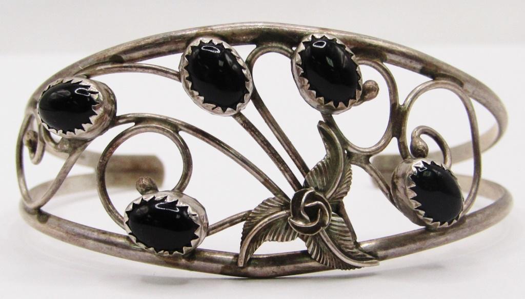 VINTAGE STERLING CUFF WITH BLACK ONYX STONE (1 of 3)
