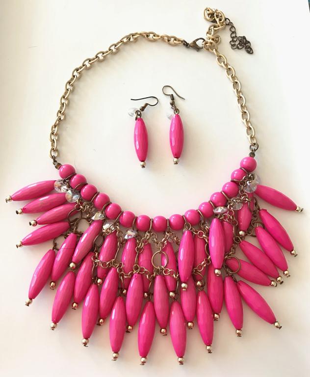 80'S HOT PINK NECKLACE & EARRINGS!!: DEPENDING ON YOUR OUTFIT, YOU CAN BE THE LIFE OF THE PARTY OR BUSINESS CASUAL
