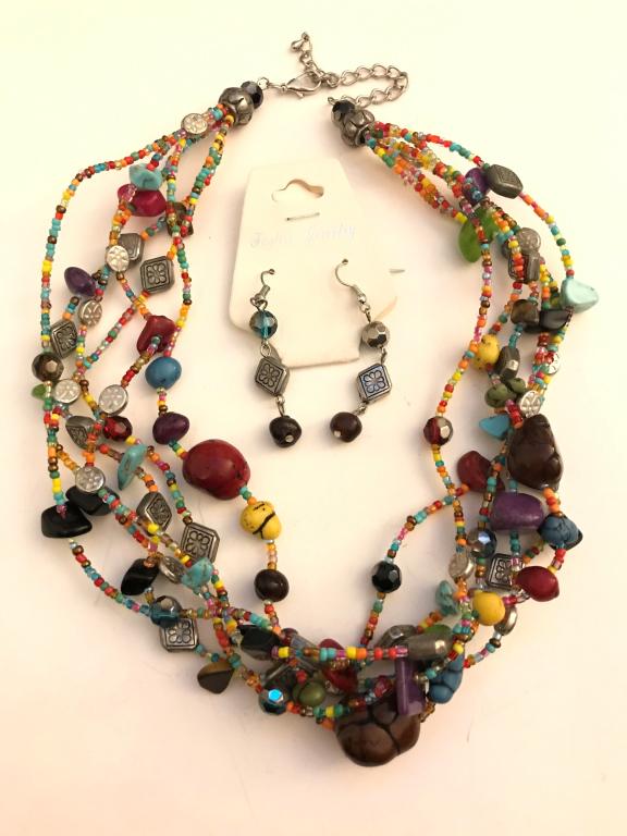 MODERN COLORFUL NECKLACE & EARRINGS SET (1 of 2)