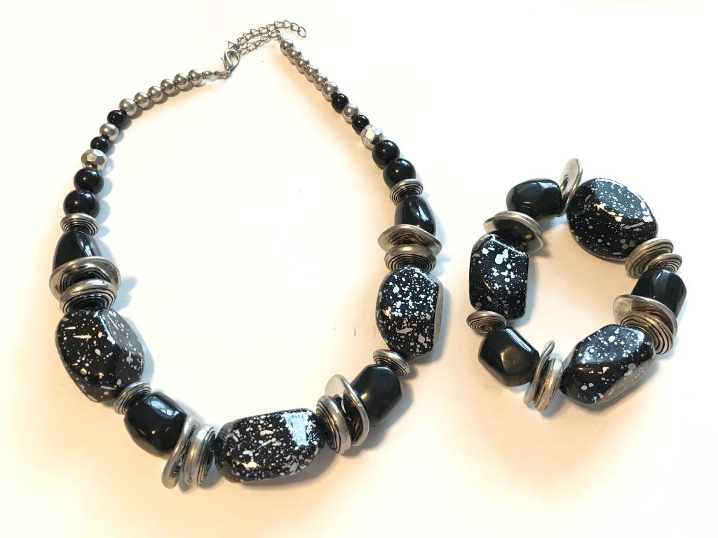 STATEMENT NECKLACE & BRACELET SEST: BID NOW!
