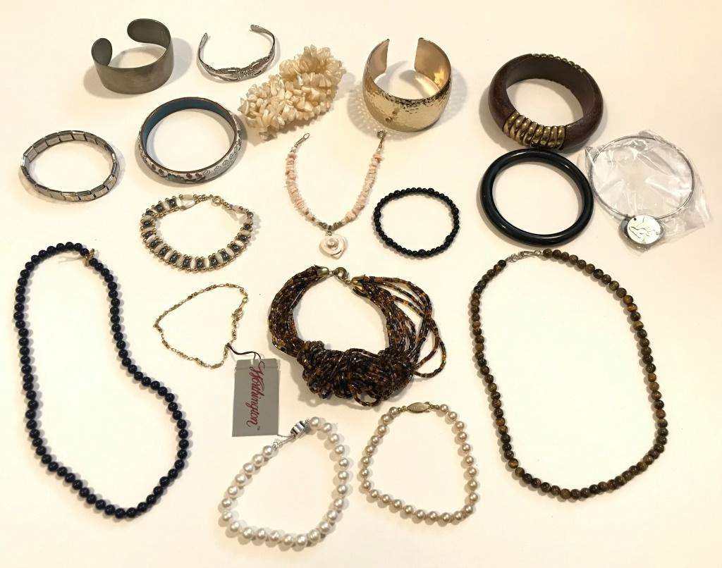 NECKLACE & BRACELET LOT W/ RANDOM STYLES (1 of 3)