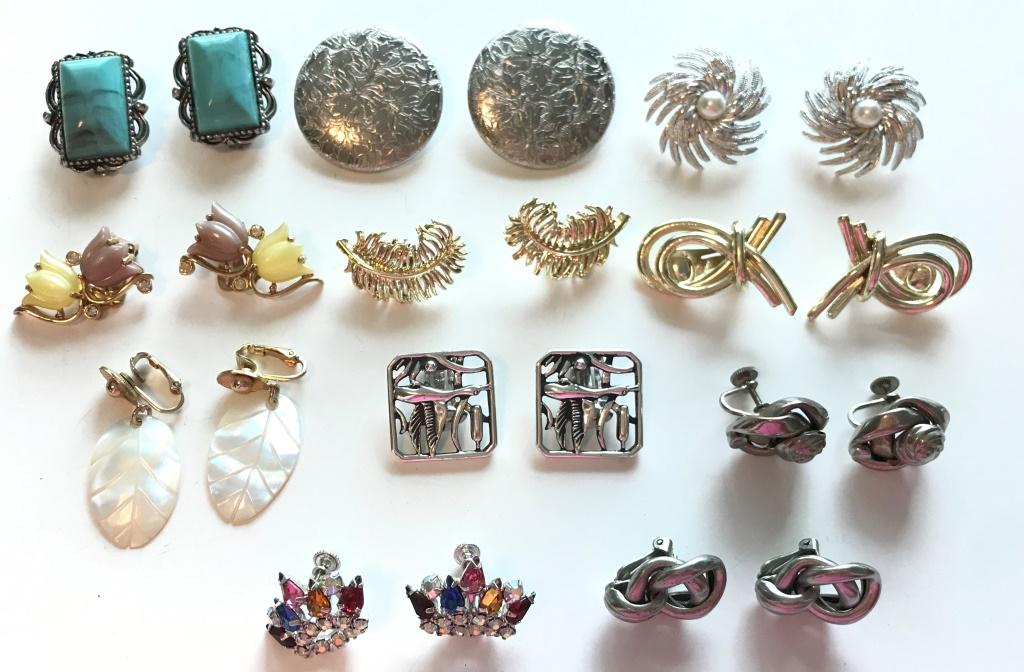 11 PRS OF CLIP ON EARRINGS (1 CORO, 1 SC): MULTIPLE STYLES! BID NOW!