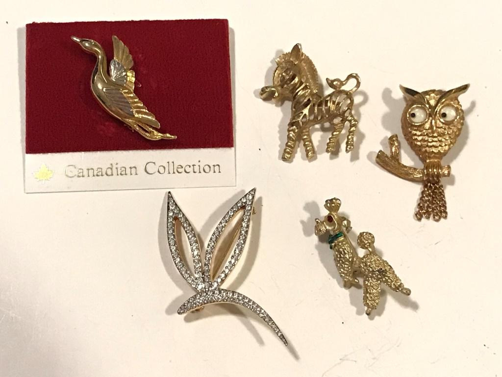 5 ANIMAL BROOCHES BIRD, ZEBRA, POODLE+ (1 of 2)