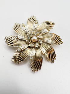 CEIL CHAPMAN SIGNED, WOW !: CEIL CHAPMAN BROOCH